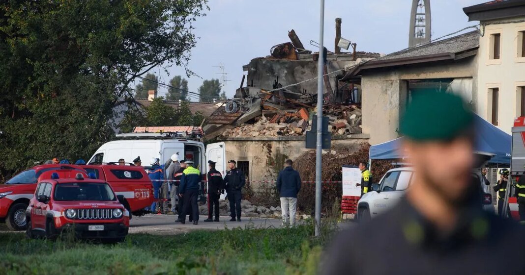 0_italy-carabinieri-killed-25287289075283